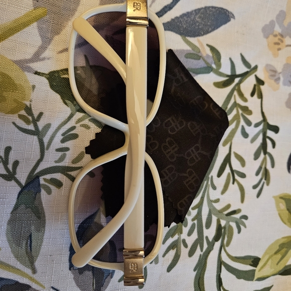 🕶😎BANANA REPUBLIC SUNGLASSES - Picture 6 of 7